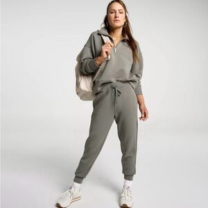 CALIA by Carrie Underwood Women's Soft Scuba Jogger